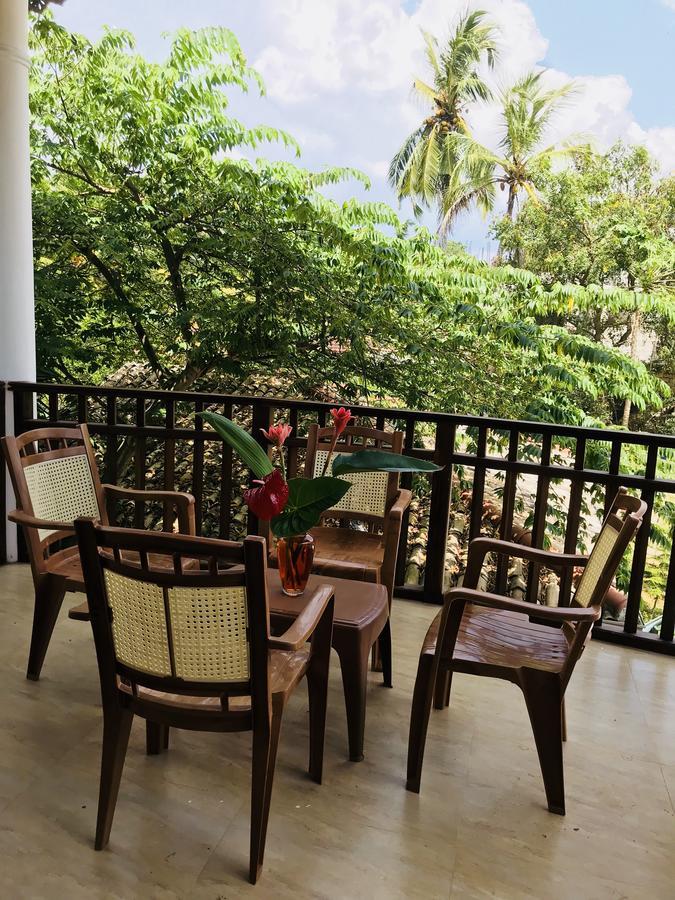 Neli Guests House Hotel อูนาวาตูนา ภายนอก รูปภาพ