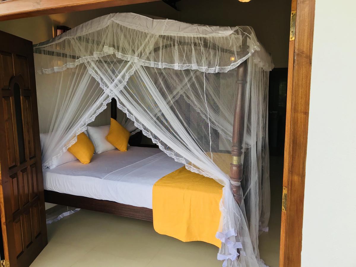 Neli Guests House Hotel อูนาวาตูนา ภายนอก รูปภาพ