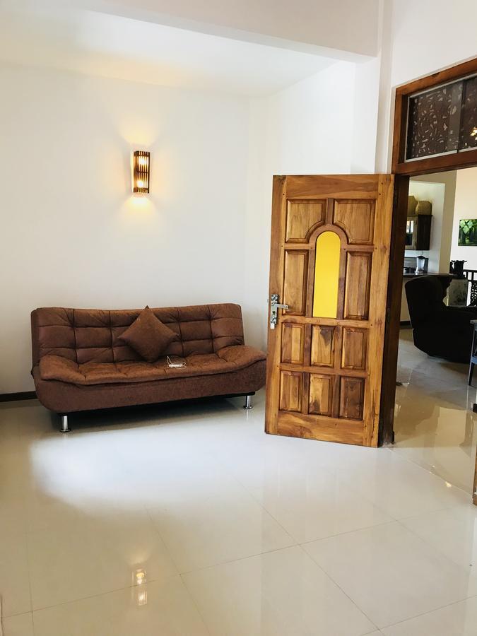 Neli Guests House Hotel อูนาวาตูนา ภายนอก รูปภาพ
