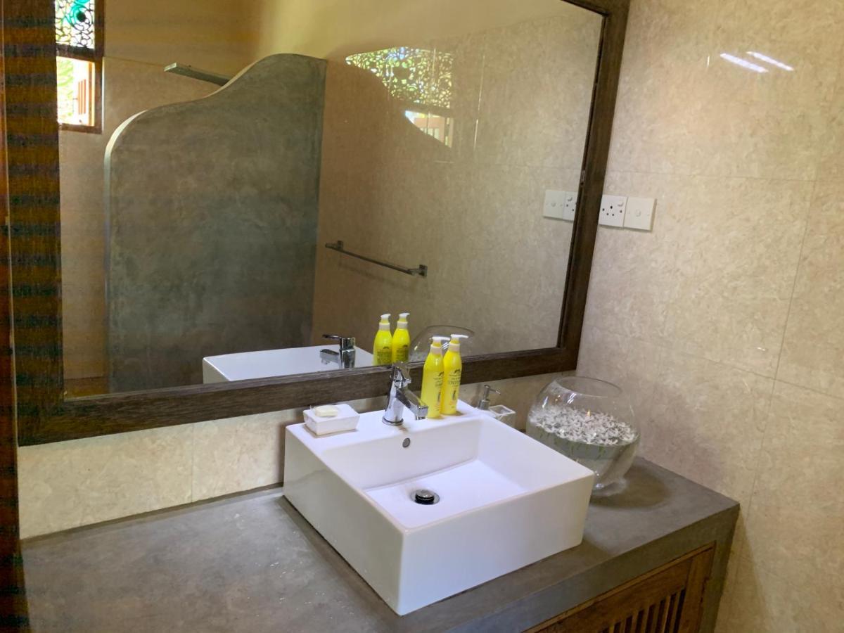 Neli Guests House Hotel อูนาวาตูนา ภายนอก รูปภาพ